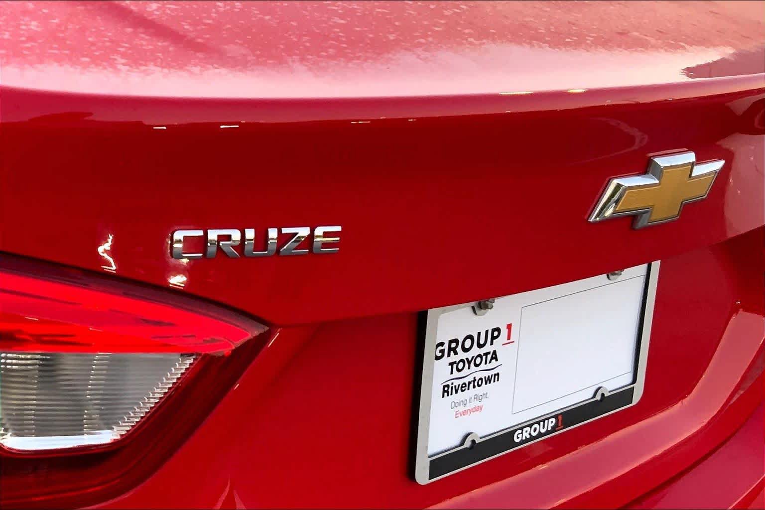Used 2017 Chevrolet Cruze LS FWD image 27