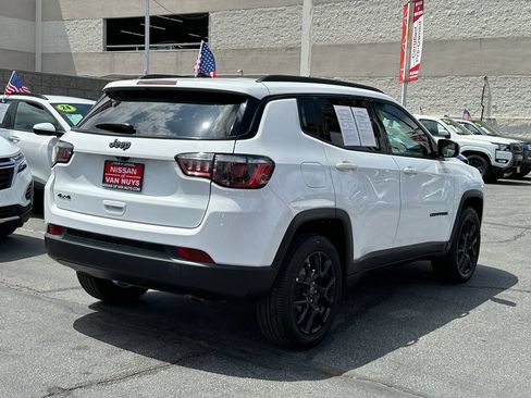 Used 2025 Jeep Compass Latitude w/ Altitude Special Edition AWD/4WD image 8