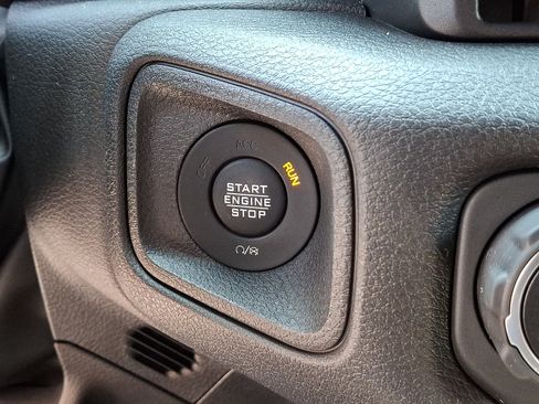 Used 2024 Jeep Wrangler Unlimited w/ Convenience Group AWD/4WD image 25