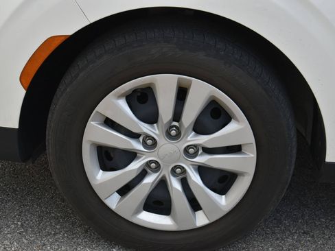 Used 2023 Kia Soul LX FWD image 10