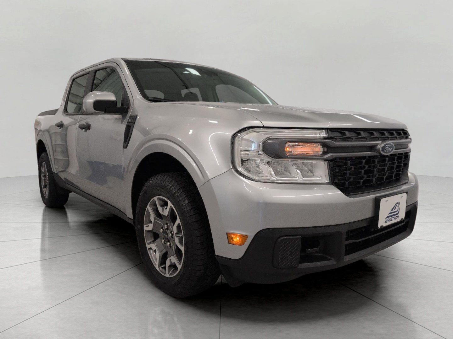 Certified 2022 Ford Maverick XLT w/ Equipment Group 300A Standard AWD/4WD image 1