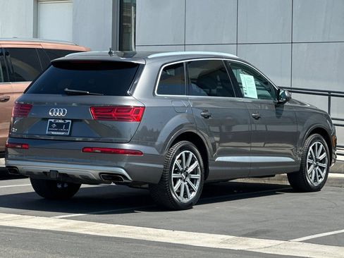Used 2019 Audi Q7 2.0T Premium w/ Convenience Package AWD/4WD image 3