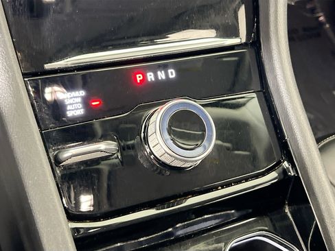 Used 2022 Jeep Grand Cherokee Limited image 16