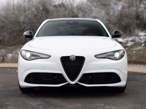 Used 2023 Alfa Romeo Giulia Veloce image 12