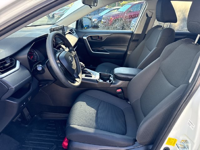 Used 2021 Toyota RAV4 LE FWD image 14