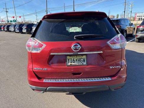 Used 2016 Nissan Rogue SV w/ SV Premium Package image 6
