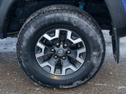 Used 2022 Toyota Tacoma TRD Off-Road image 9