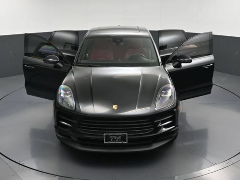 Certified 2020 Porsche Macan AWD/4WD image 33