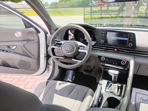 Used 2023 Hyundai Elantra SEL FWD image 63