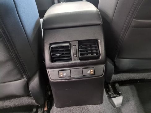 Used 2016 Subaru Legacy 2.5i Limited AWD/4WD image 17