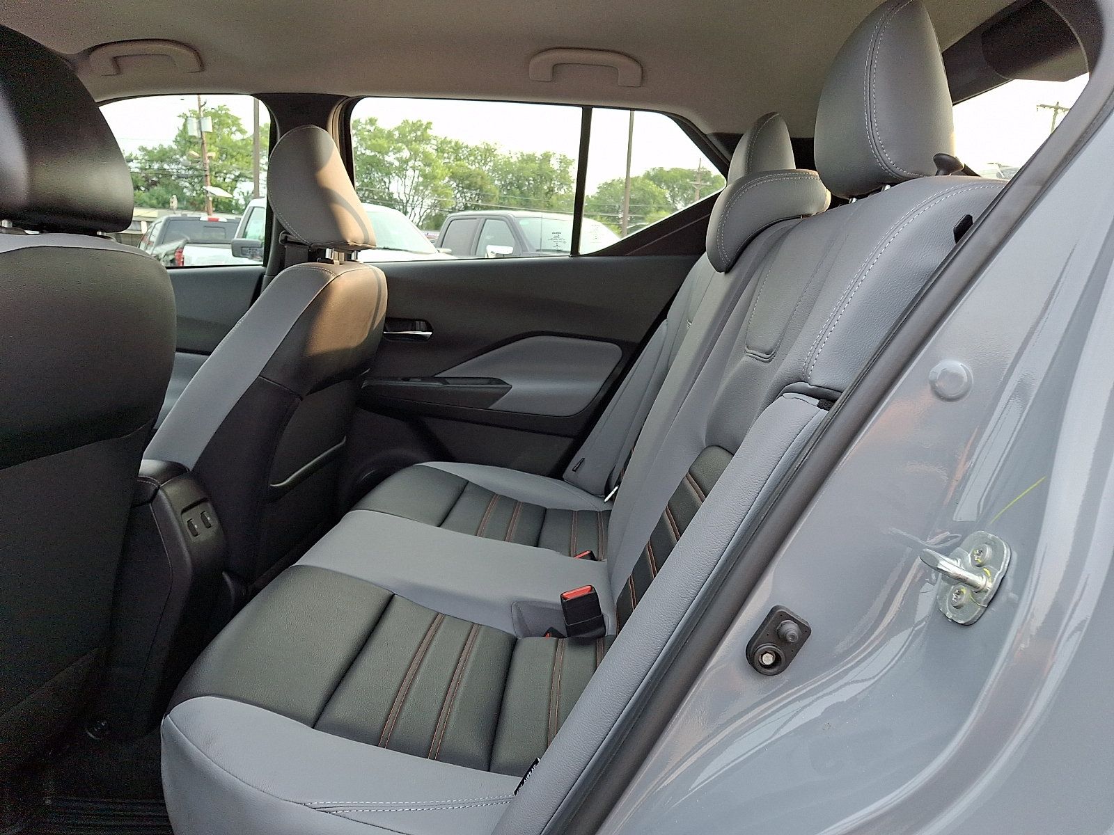 Used 2023 Nissan Kicks SR w/ SR Premium Package FWD image 10