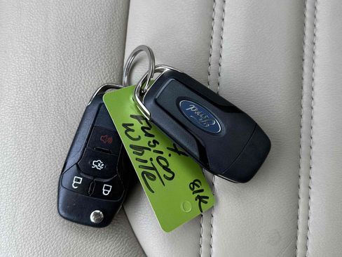 Used 2014 Ford Fusion SE w/ Equipment Group 202A image 32