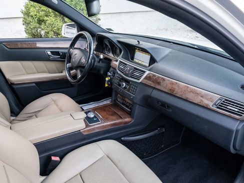 Used 2011 Mercedes-Benz E 350 4MATIC Sedan image 20