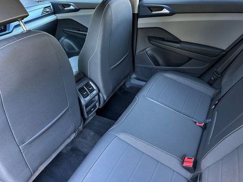 Used 2024 Volkswagen Taos SE image 13