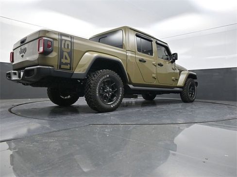 Used 2025 Jeep Gladiator Sport image 23