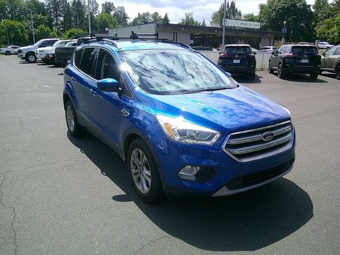 Used 2017 Ford Escape SE w/ Equipment Group 201A FWD image 7