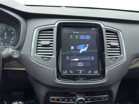Used 2018 Volvo XC90 T5 Momentum w/ Convenience Package image 24