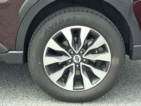 Certified 2025 Subaru Outback Limited AWD/4WD image 8