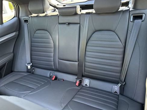 Used 2023 Alfa Romeo Stelvio Veloce AWD/4WD image 23