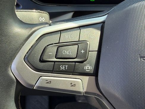 Used 2022 Volkswagen Taos SE image 21