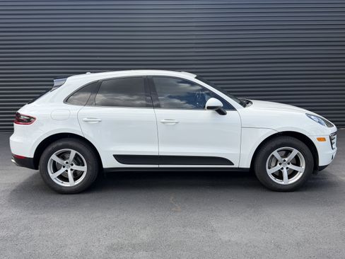 Used 2018 Porsche Macan AWD/4WD image 8