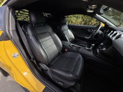 Used 2015 Ford Mustang Premium image 25