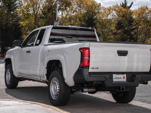 New 2025 Toyota Tacoma SR image 5