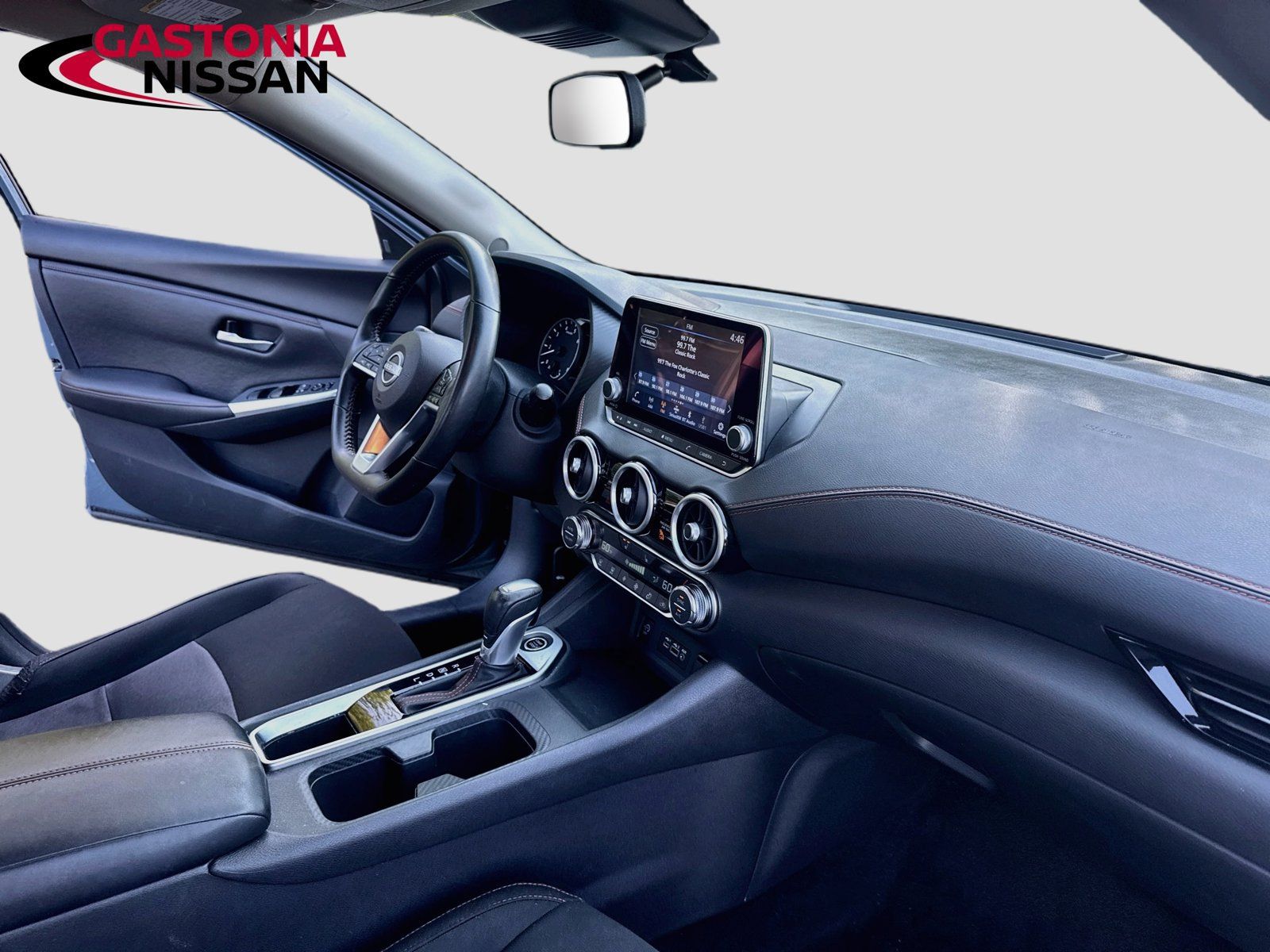 Used 2025 Nissan Sentra SR FWD image 37