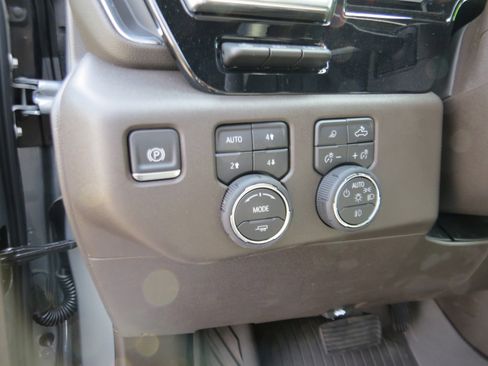 New 2026 Chevrolet Silverado 1500 LTZ w/ LTZ Premium Package image 15