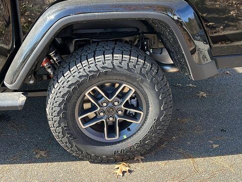 New 2026 Jeep Gladiator Mojave w/ Safety Group image 12