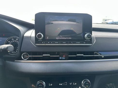 Used 2024 Mitsubishi Outlander ES FWD image 24