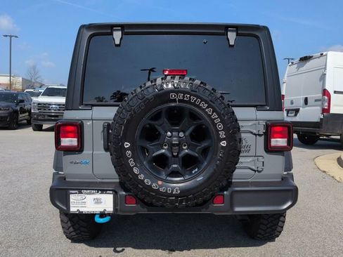Used 2023 Jeep Wrangler Unlimited w/ Cold Weather Group image 5