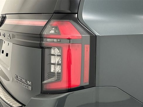 New 2025 Nissan Armada Platinum Reserve image 25