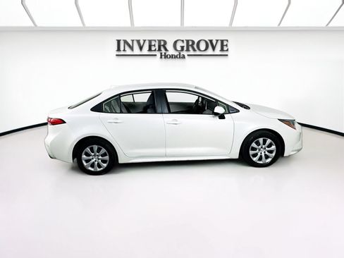 Used 2020 Toyota Corolla LE FWD image 4