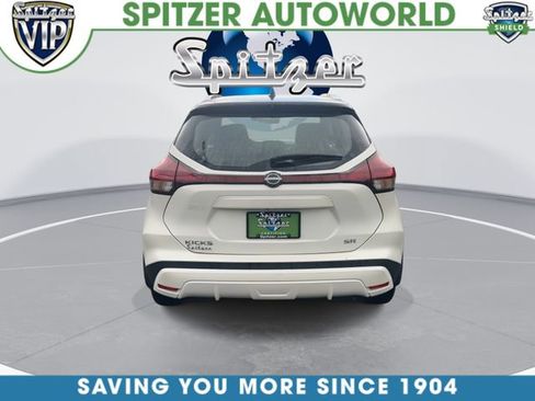 Used 2023 Nissan Kicks SR w/ SR Premium Package FWD image 8