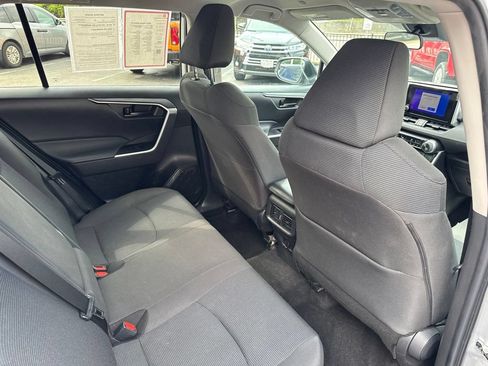 Used 2023 Toyota RAV4 LE FWD image 32