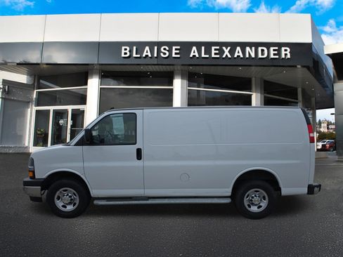 Used 2024 Chevrolet Express 2500 w/ Driver Convenience Package RWD image 9