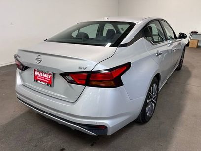 Used 2023 Nissan Altima 2.5 SV