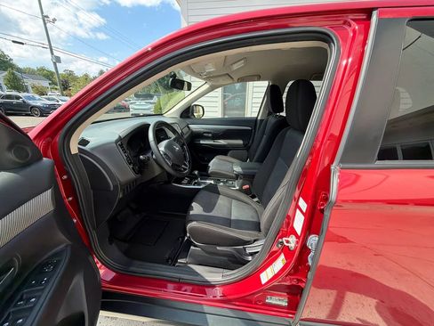 Used 2018 Mitsubishi Outlander SE AWD/4WD image 12
