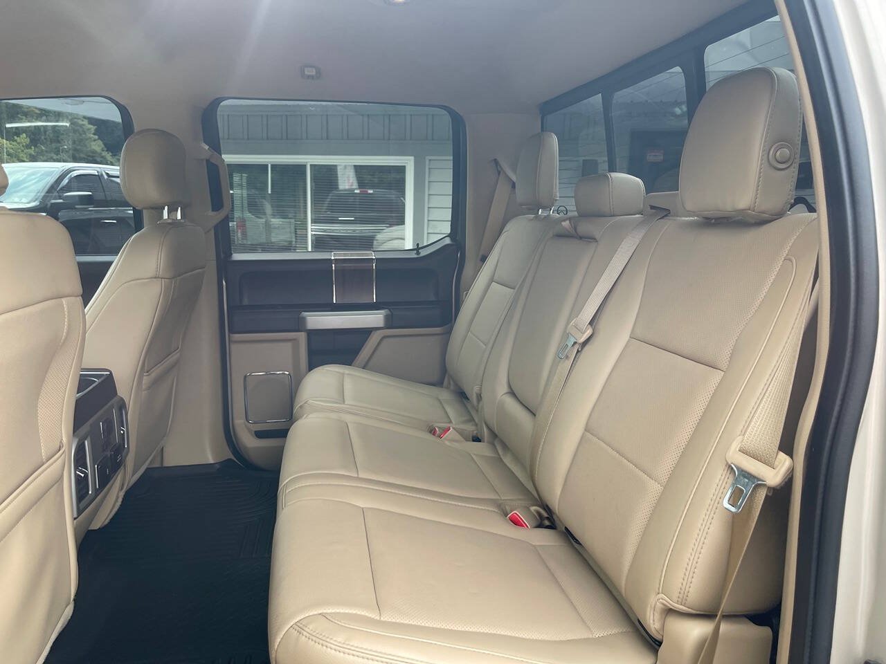 Used 2017 Ford F150 Lariat w/ Equipment Group 502A Luxury AWD/4WD image 24
