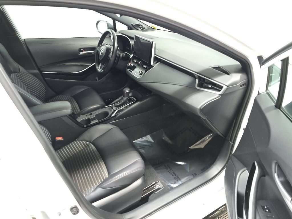 Used 2023 Toyota Corolla XSE FWD image 15