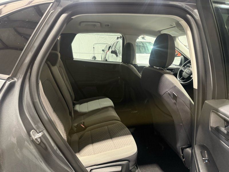Used 2022 Ford Escape SE FWD image 10