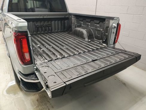 New 2026 GMC Sierra 1500 SLT w/ SLT Premium Plus Package image 21