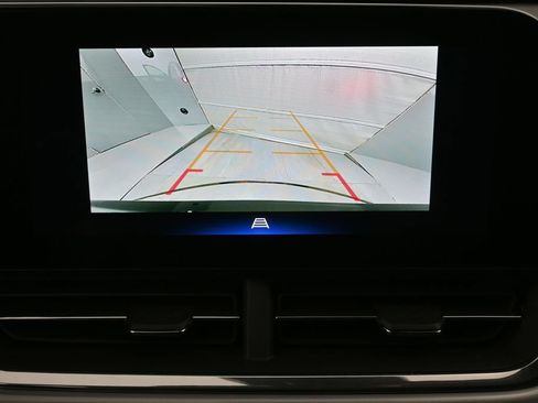 Used 2025 Chevrolet Trax LT FWD image 12