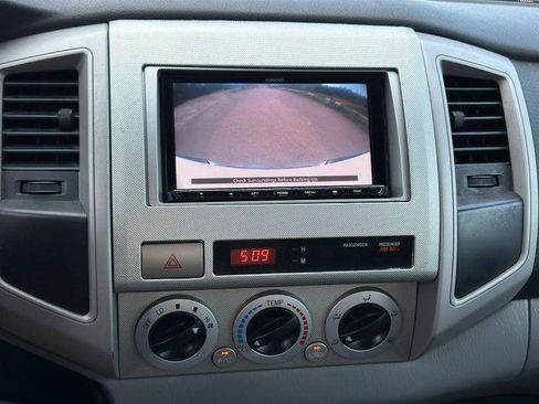 Used 2009 Toyota Tacoma PreRunner w/ TRD Sport Pkg RWD image 16