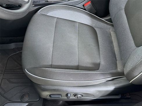 Used 2023 Chevrolet TrailBlazer LT w/ Convenience Package image 18