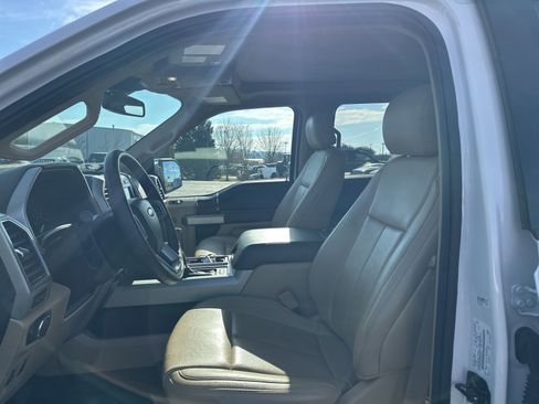 Used 2019 Ford F150 Lariat w/ Equipment Group 502A Luxury image 6