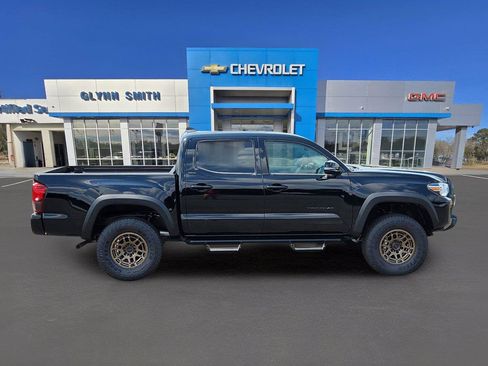 Used 2023 Toyota Tacoma 4x4 Double Cab w/ Trail Edition image 4