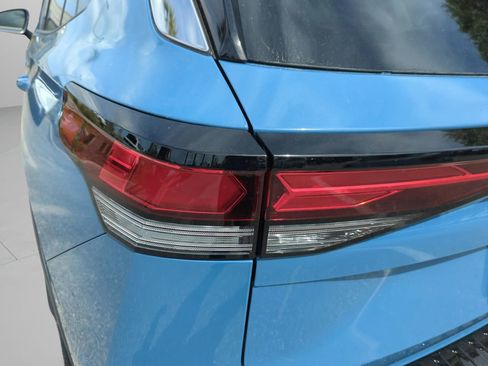 New 2026 Volkswagen Tiguan SE image 18