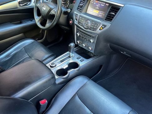 Used 2018 Nissan Pathfinder SL AWD/4WD image 22
